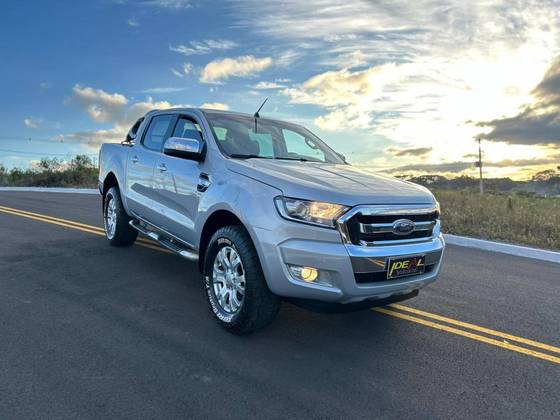 FORD RANGER 3.2 XLT 4X4 CD 20V DIESEL 4P AUTOMÁTICO FORD RANGER 3.2 XLT 4X4 CD 20V DIESEL 4P AUTOMÁTICO